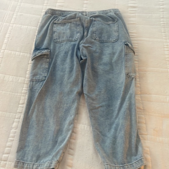 The Gap Easy Jean Cargo, Light Wash, Size XL - Picture 6 of 6